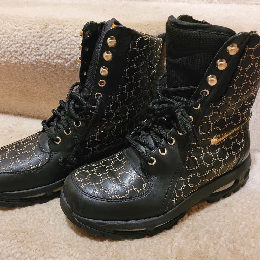 Nike Vintage 2006 Black and Gold Combat Boots Excelent Condition